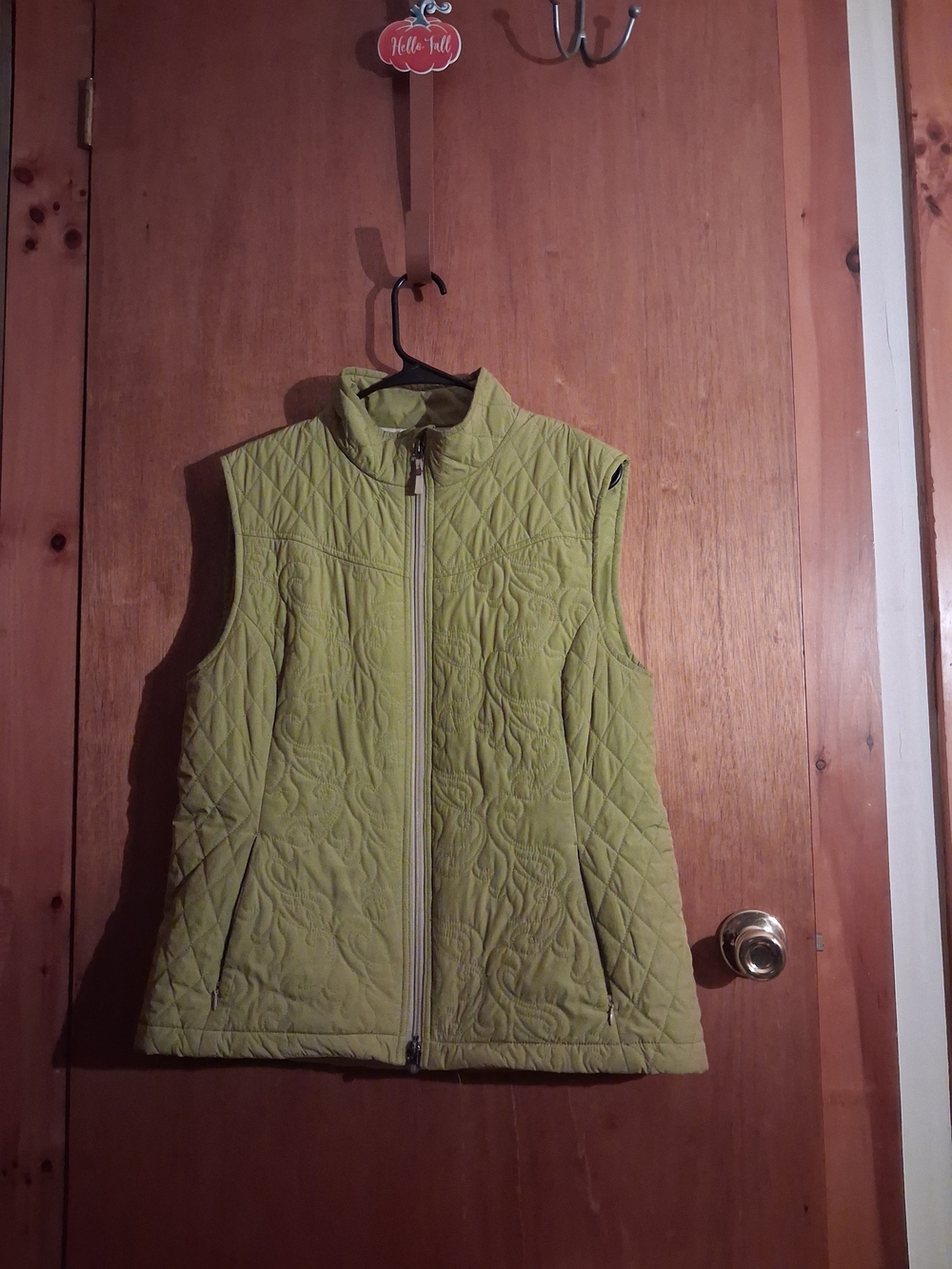 Royal Robbins Quilted Sleeveless Vest in Lime Green